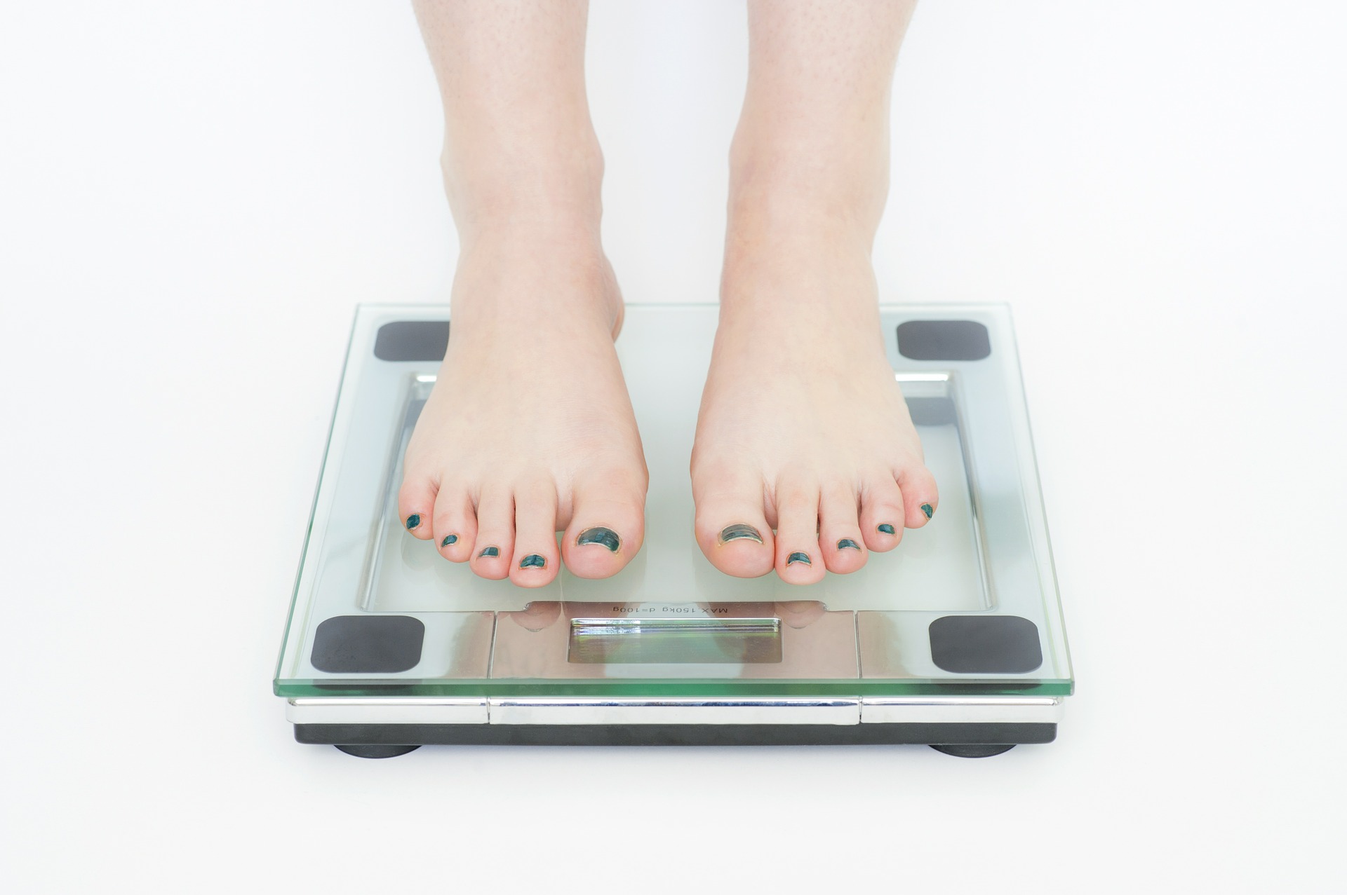 8 Reasons Why You Can't Lose Weight (And Why It's Not Your Fault!)